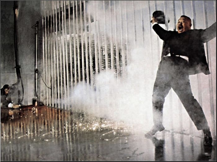 Bond v. Oddjob - "Goldfinger"