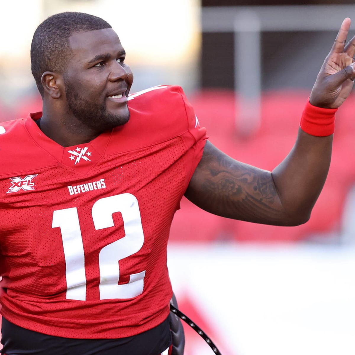 Cardale Jones, Desmond Howard trade Twitter barbs over Heisman Trophy