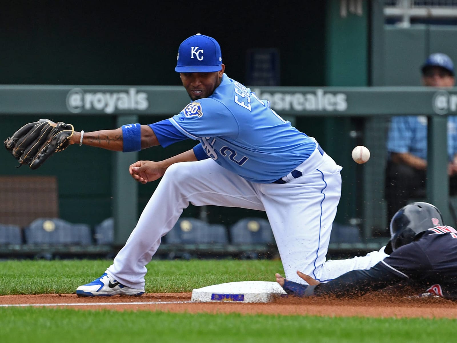 Nationals acquiring Alcides Escobar from Royals for cash