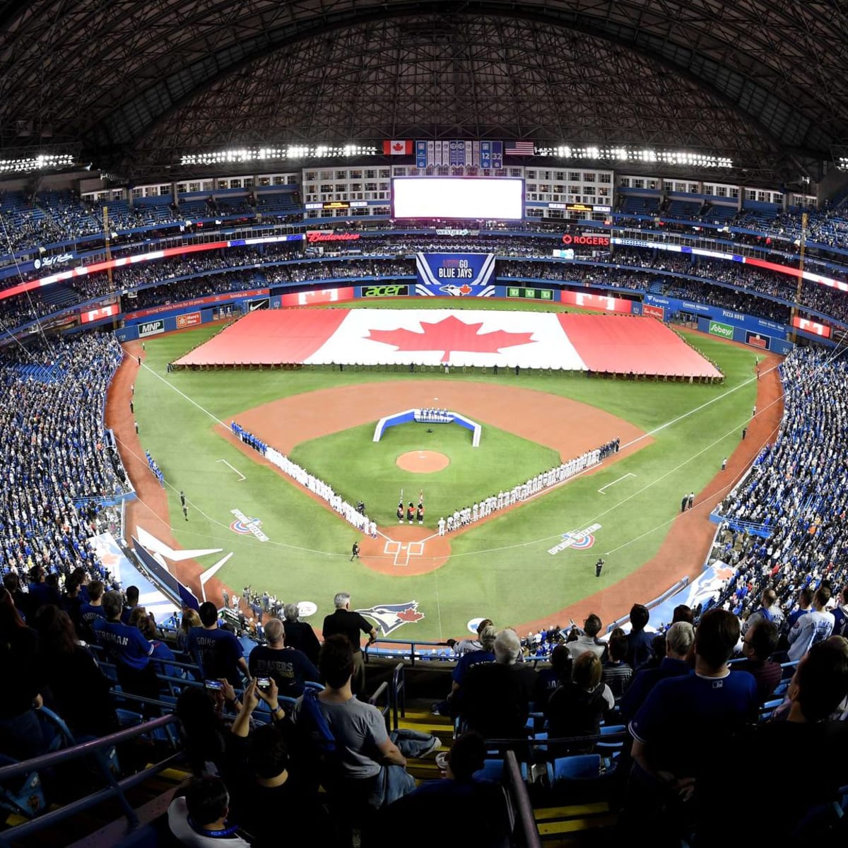 Blue Jays players arrive in Toronto and go into isolation in hotel at Rogers  Centre