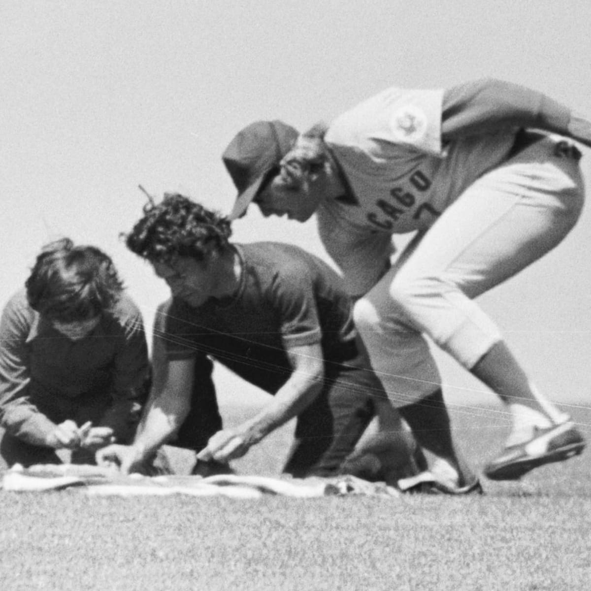 National Baseball Hall of Fame and Museum ⚾ on X: Forty-seven years ago  today, Cubs center fielder Rick Monday rescued the American flag at Dodger  Stadium.  / X