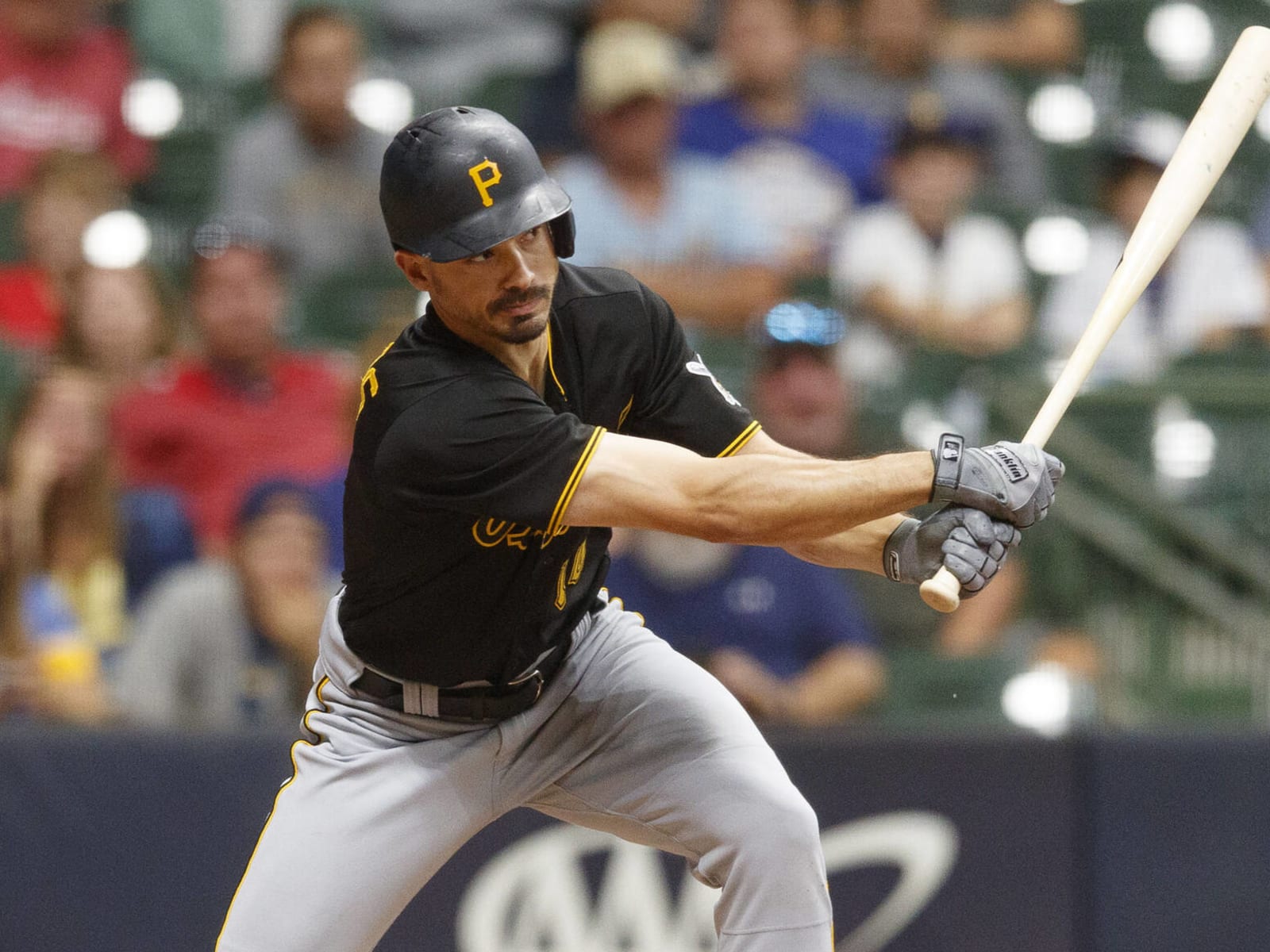 Pirates agree to $13.5M. 2-year deal with All-Star Reynolds