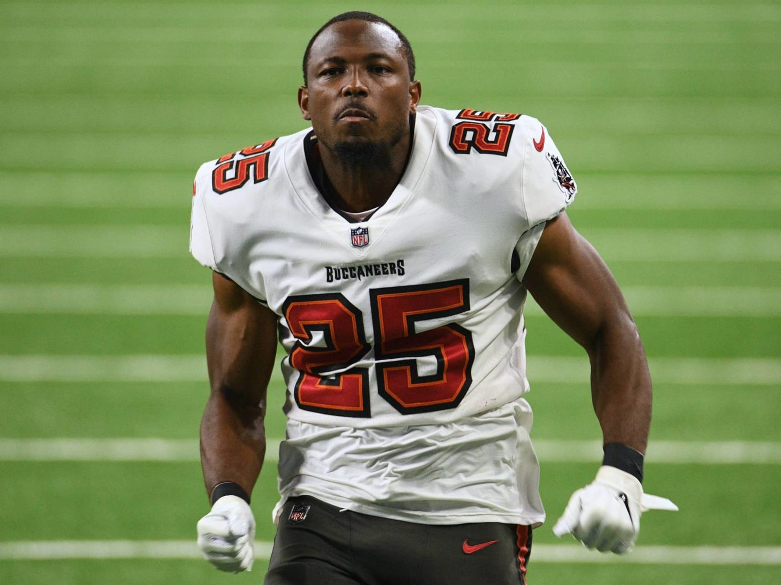 LeSean McCoy signs one-day contract, retires with Eagles | Yardbarker, image size:1600x1200