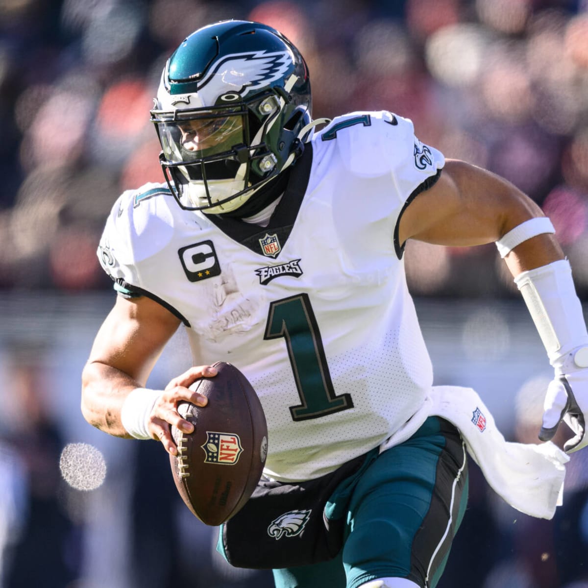 Jalen Hurts gifted Eagles O-linemen Louis Vuitton bags for holidays