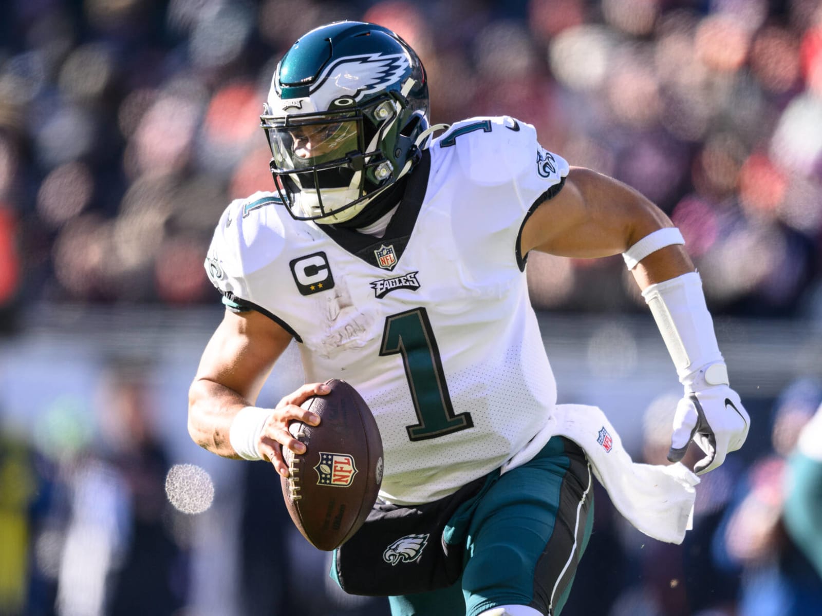 Jalen Hurts gifted Eagles O-linemen Louis Vuitton bags for holidays