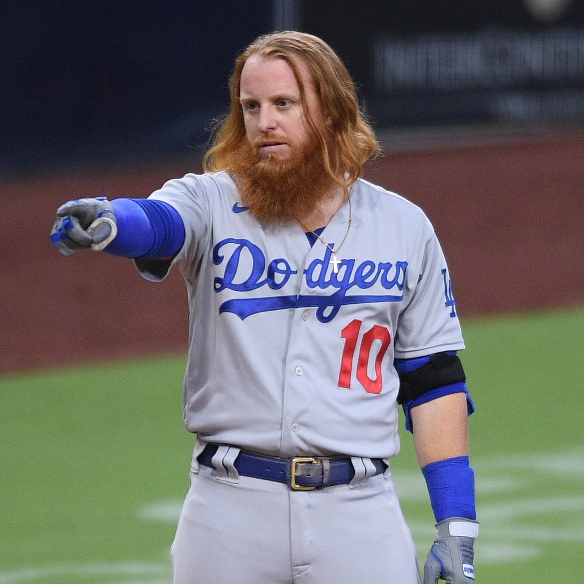 Justin Turner scratched with neck injury for Dodgers 