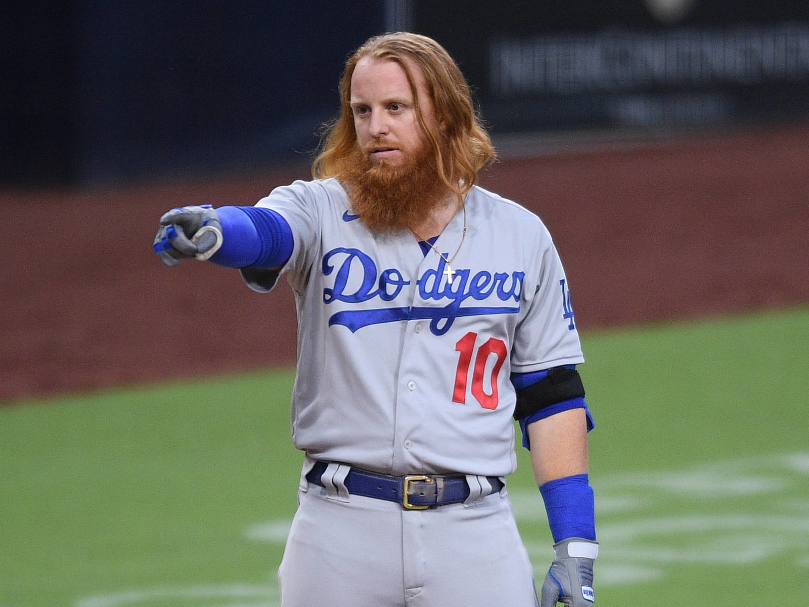 How to get Signature Justin Turner in MLB The Show 21 - Dexerto