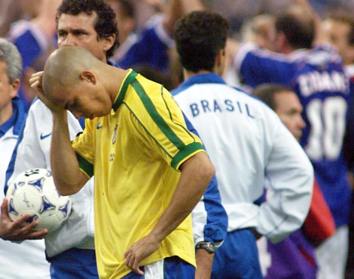 1998: Questions about Ronaldo's health