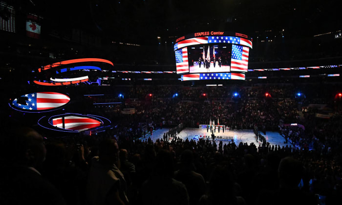 Fergie performs the anthem in 2018