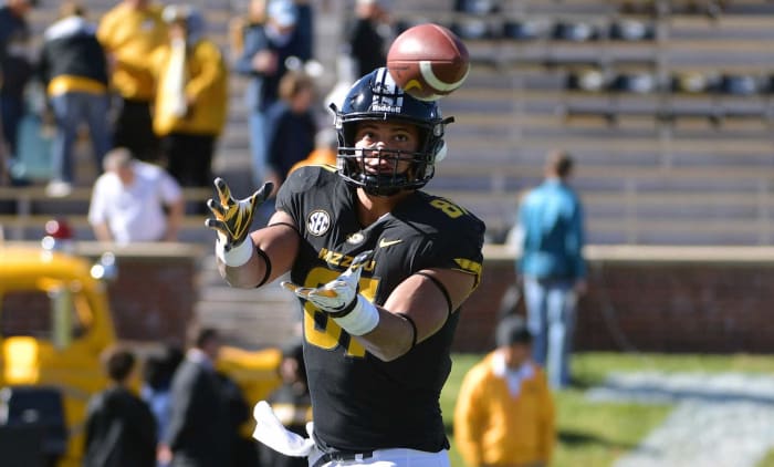 Tennessee Titans: Albert Okwuegbunam, TE, Missouri