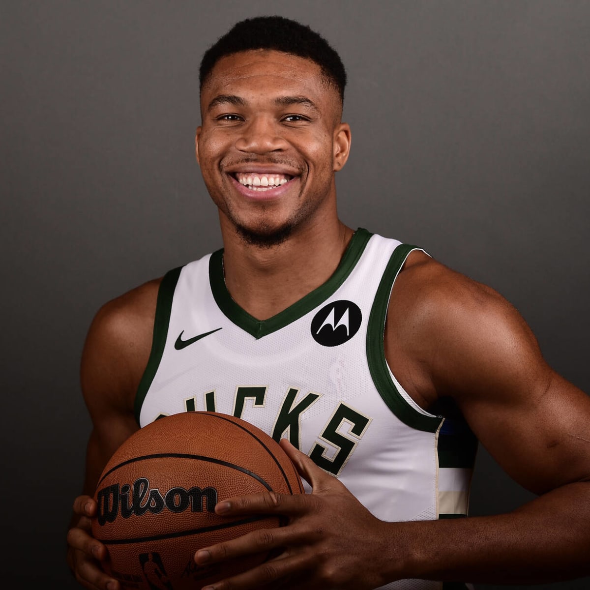 Giannis Antetokounmpo Milwaukee Bucks Jersey Green - Burned Sports