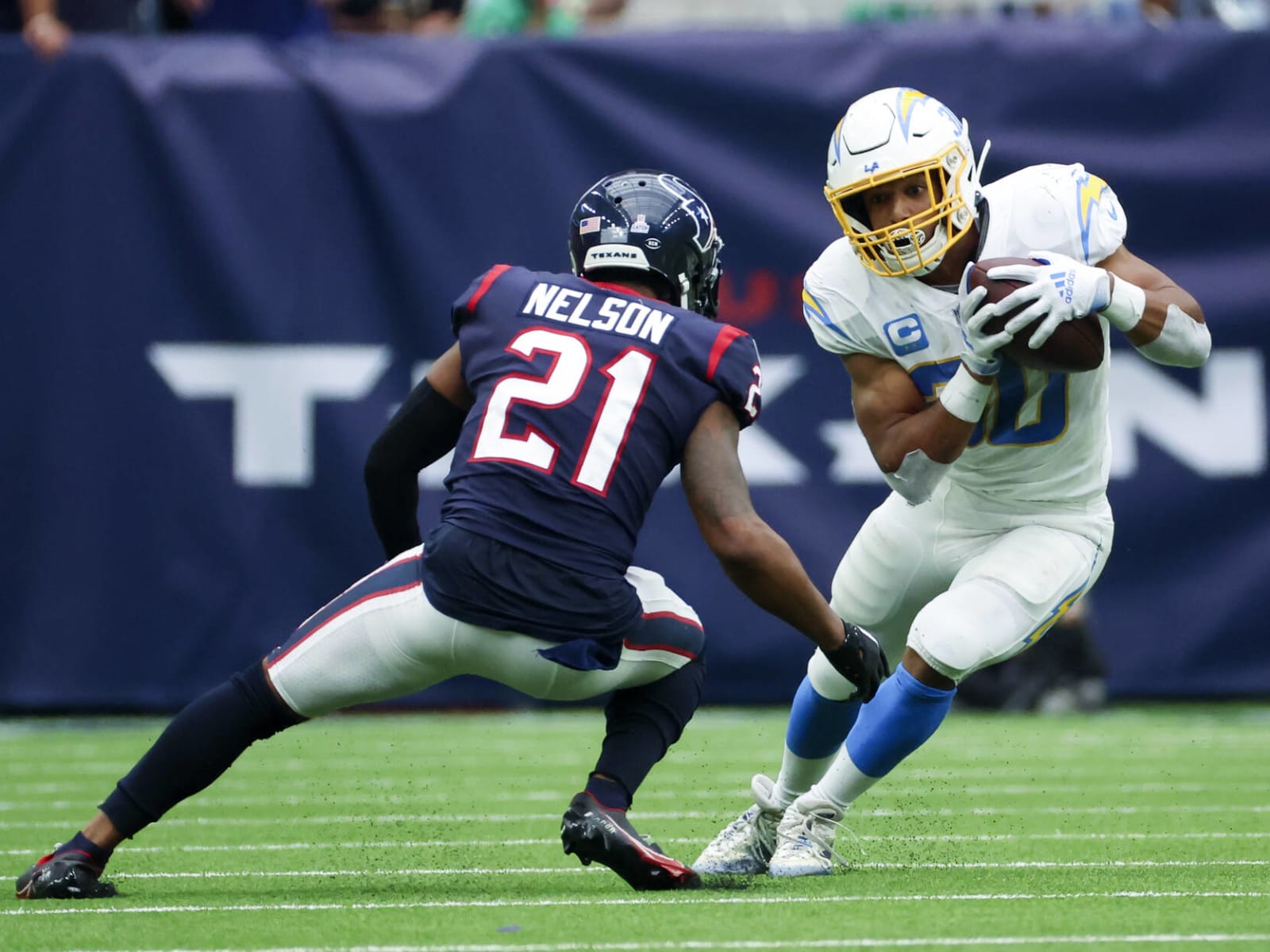 Chargers RB Austin Ekeler staying, with $1.75M in incentives