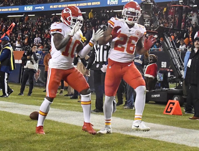 KANSAS CITY 26, CHICAGO 3