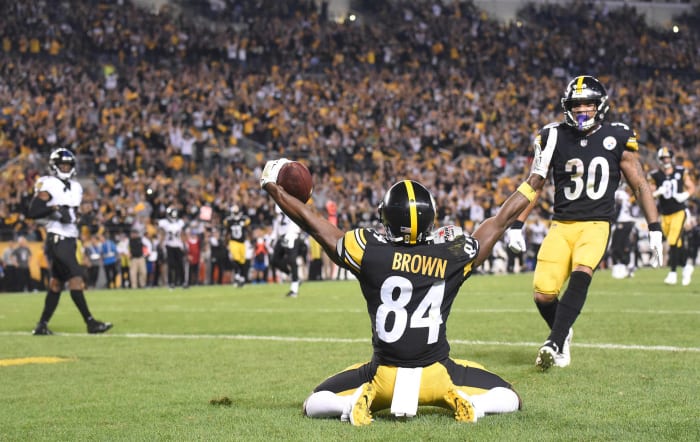 Who will record more receiving yards in Week 5?