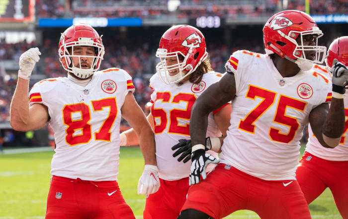 Will the Kansas City Chiefs win by 30 or more points in Week 10?