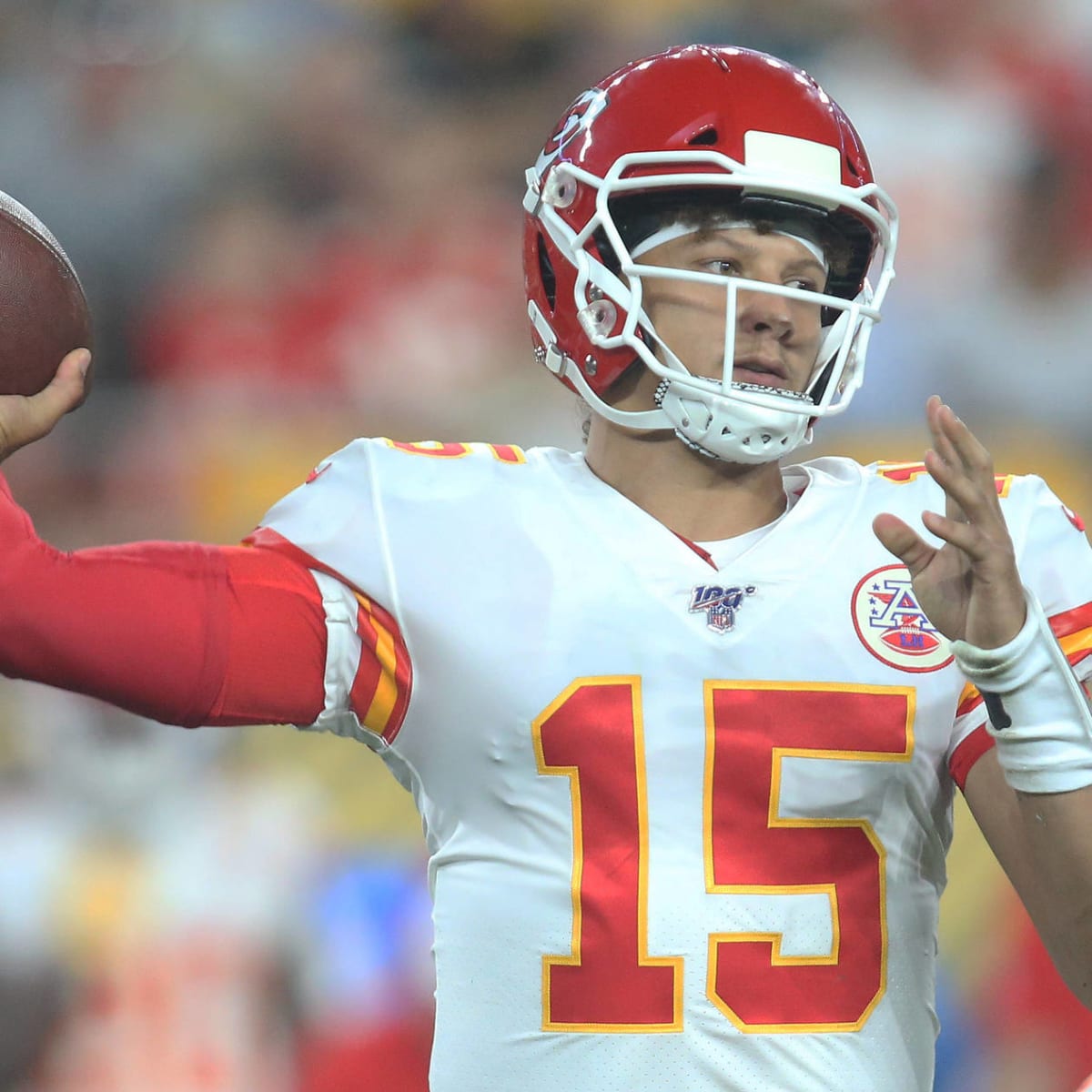 Patrick Mahomes suggests Coyotes move to Kansas City