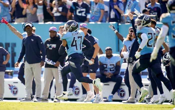 Practice squad pickups keep Titans' rivalry streak going