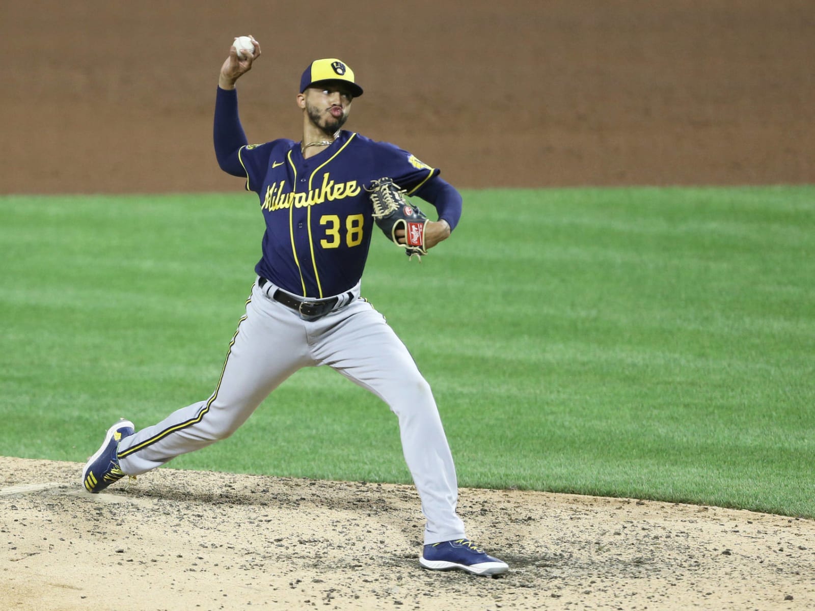 Milwaukee Brewers: Devin Williams working on new pitch