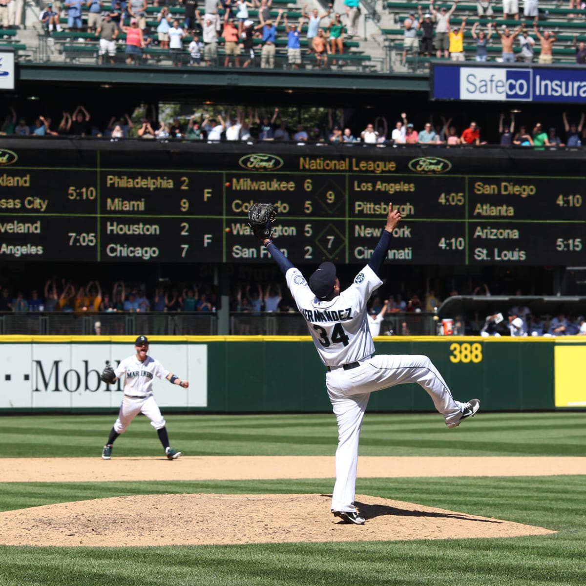 Mariners pitcher Felix Hernandez throws perfect game against Rays