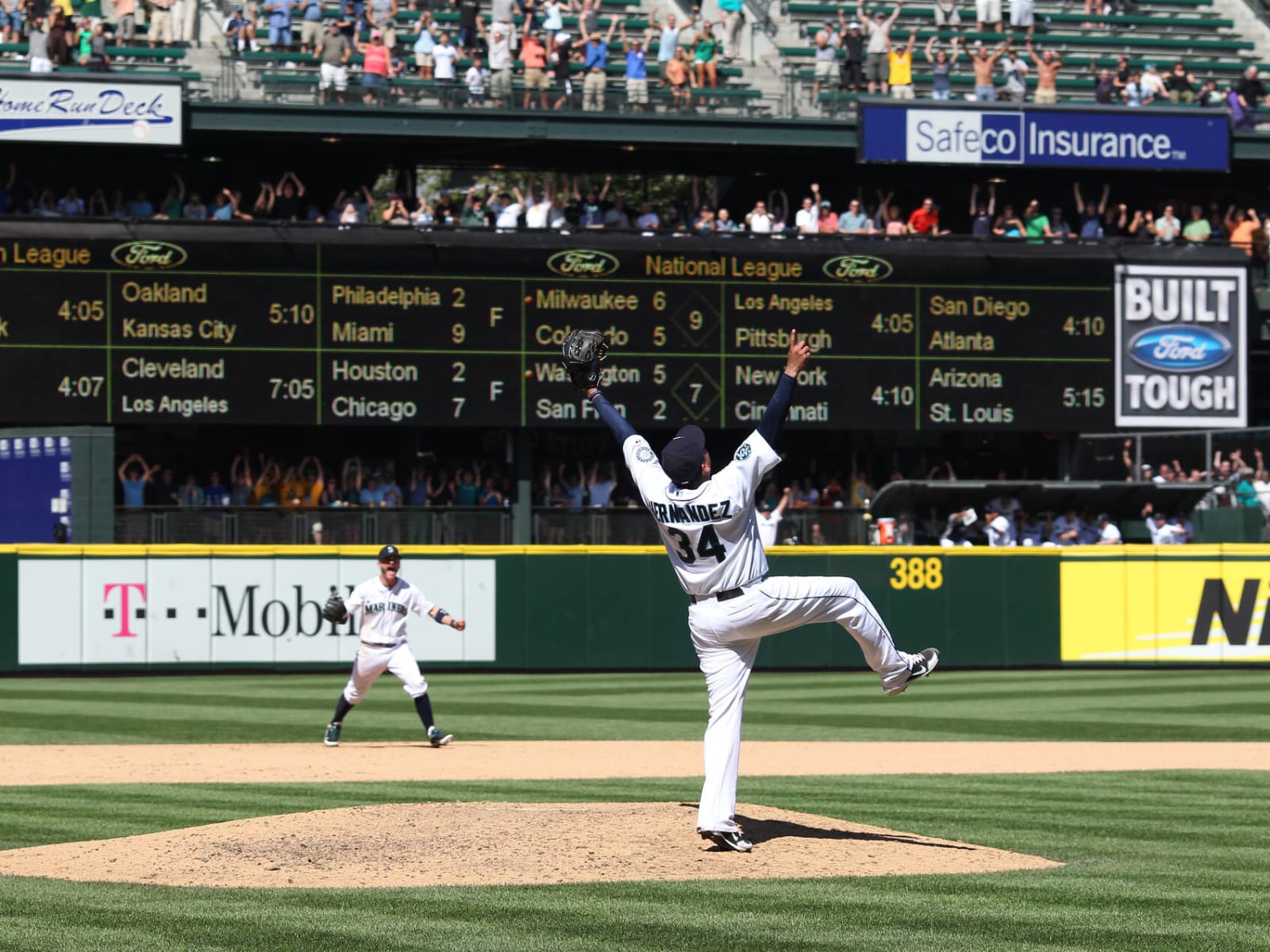 Randy Johnson throws perfect game at age 40, 14 years ago today