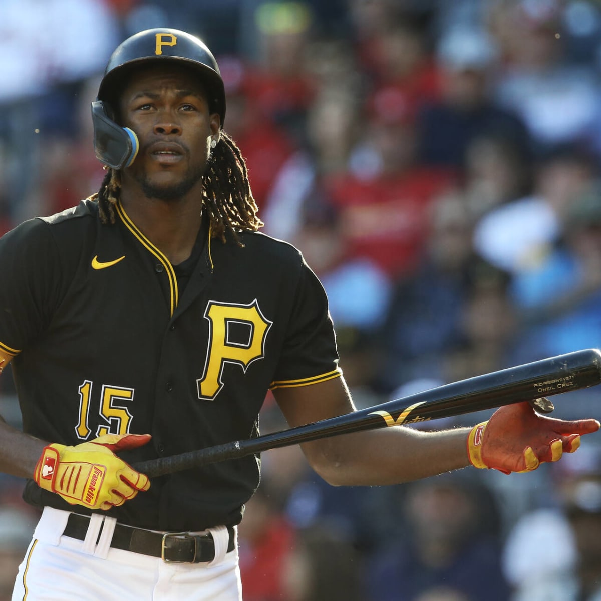 Pirates' Oneil Cruz fractures left ankle vs. White Sox, out