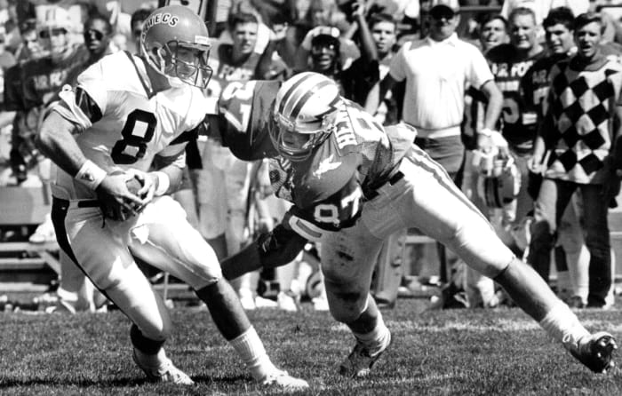 Defensive Lineman: Chad Hennings, Air Force (1984-'87)