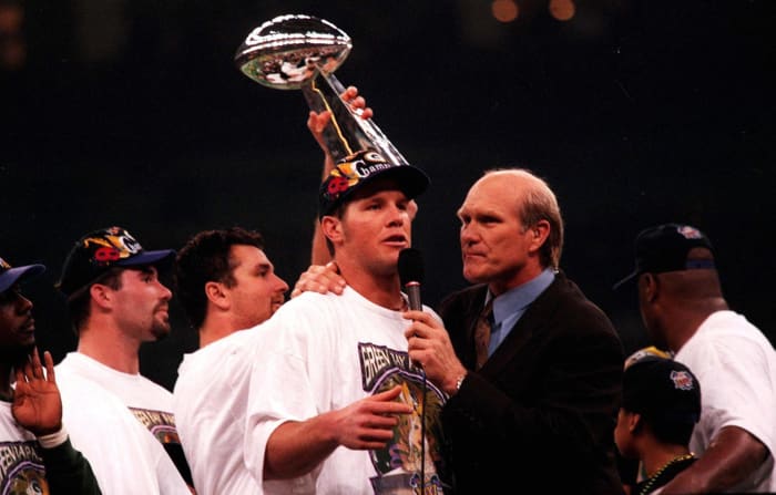 Super Bowl XXXI: Brett Favre, Green Bay Packers, and Drew Bledsoe, New England Patriots