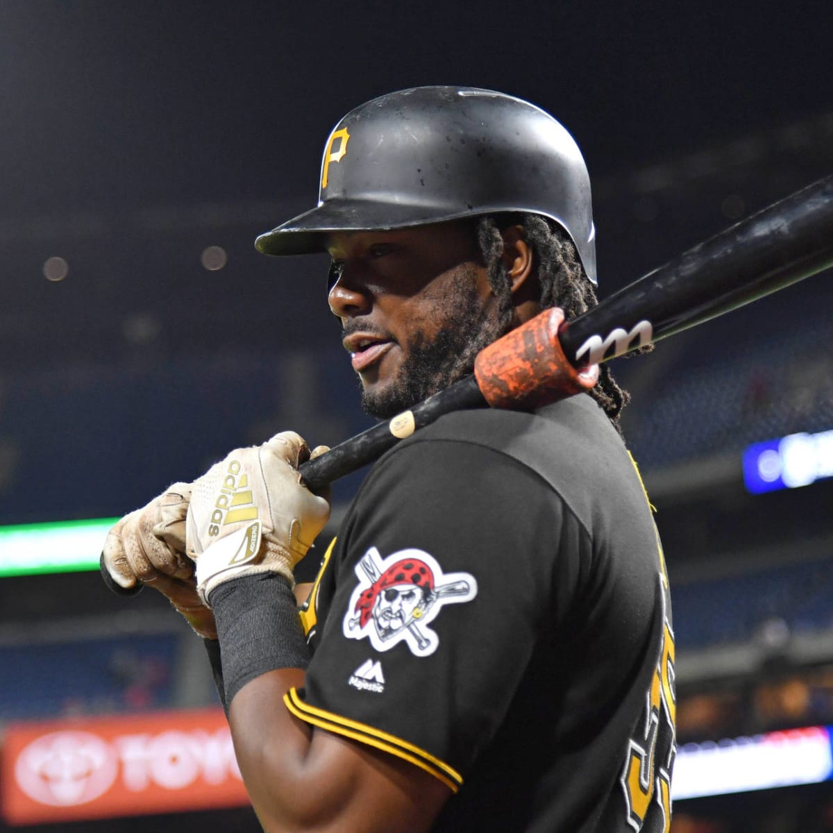 Pirates trade first baseman Josh Bell to Nationals 