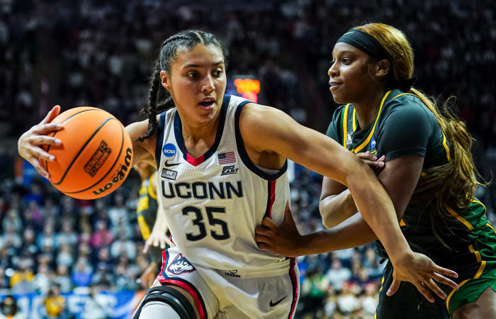 Azzi Fudd, Guard, Connecticut, Junior