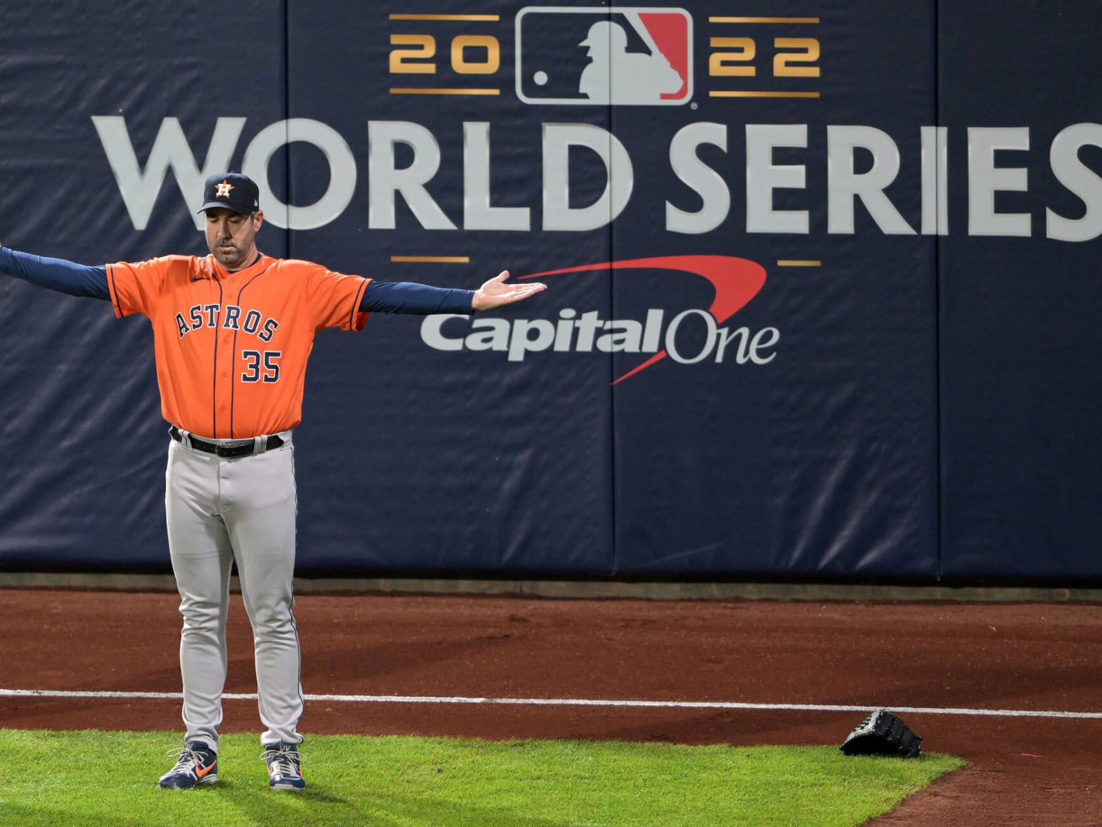 MLB fans on Justin Verlander's Philly welcome: That's just how people say  hi in Philly Honestly thought it was a love language up there