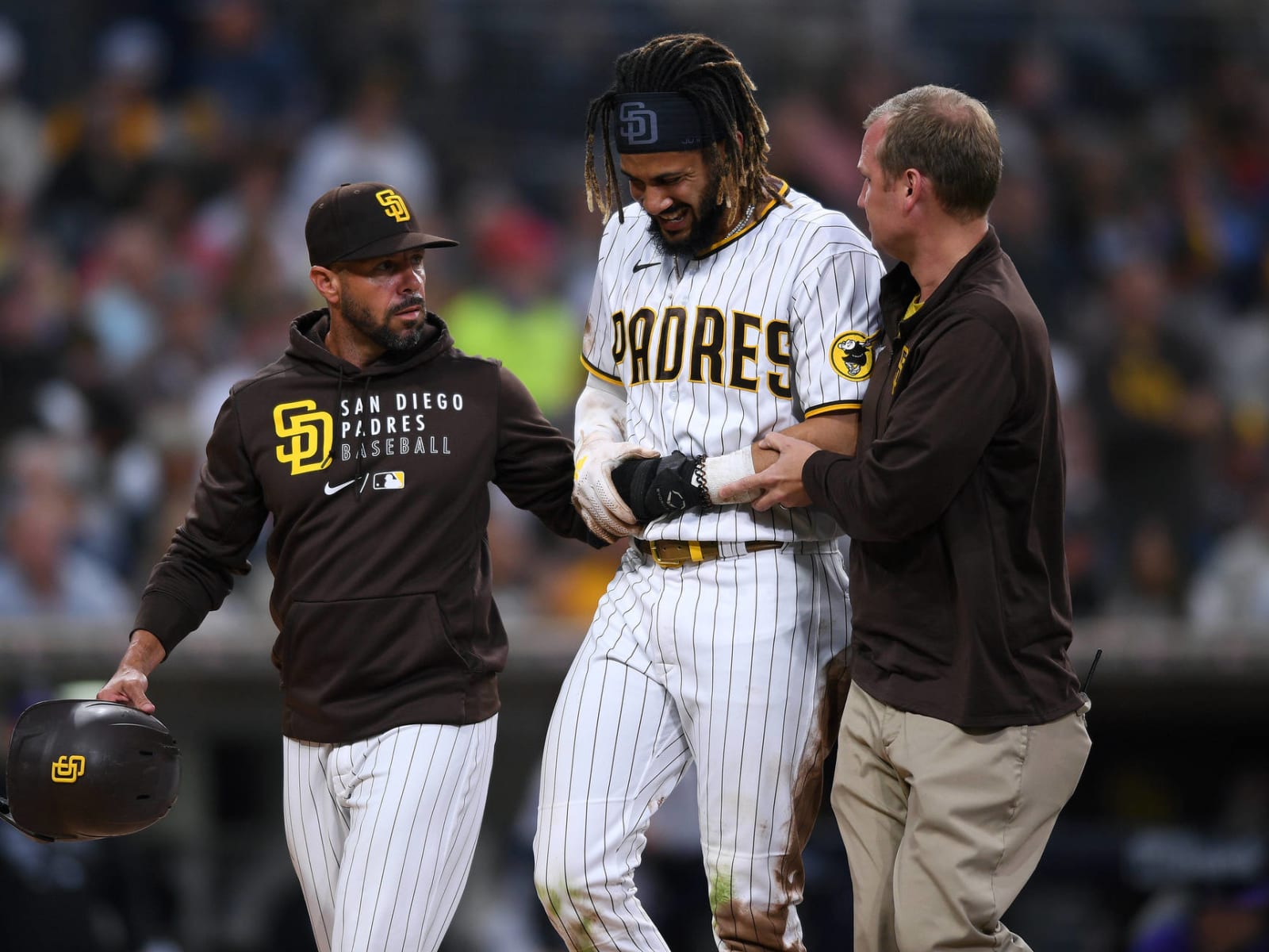 Fernando Tatis Jr. exits game with apparent injury