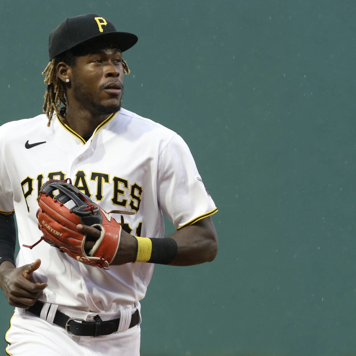 Pirates option top prospect Oneil Cruz to Triple-A for start of