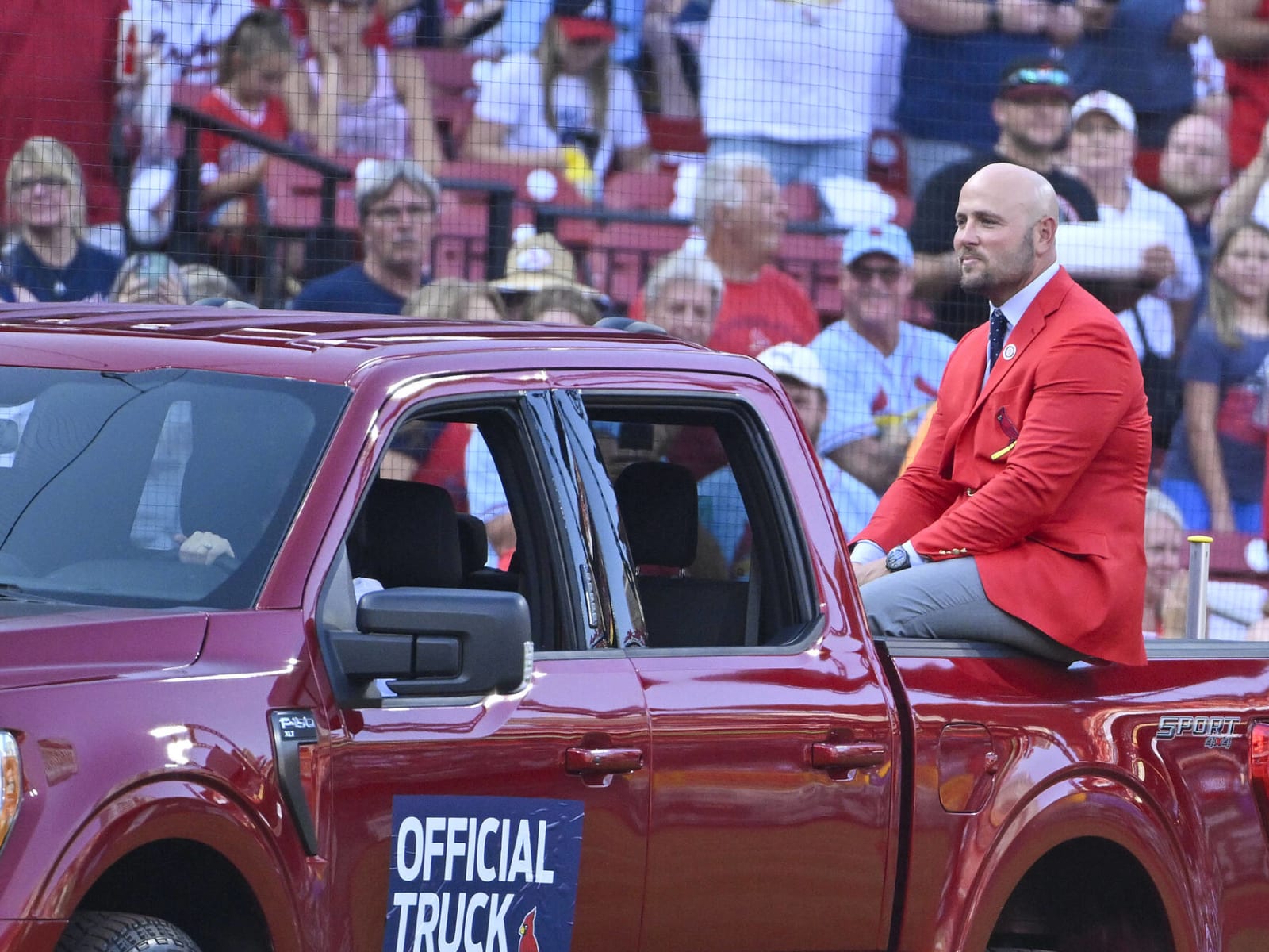 Matt Holliday resigns as Cardinals bench coach after 2 months