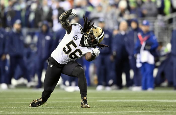 Demario Davis runs amok to lead Saints defense