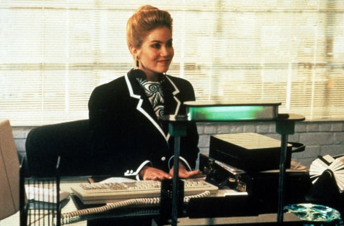 Sue Ellen Crandell, 'Don't Tell Mom the Babysitter's Dead'