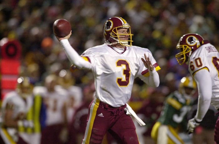 2001: Jeff George signs with Redskins