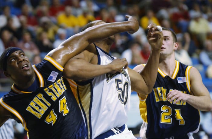 2002 Sweet 16: (10) Kent State 78 - (3) Pitt 73
