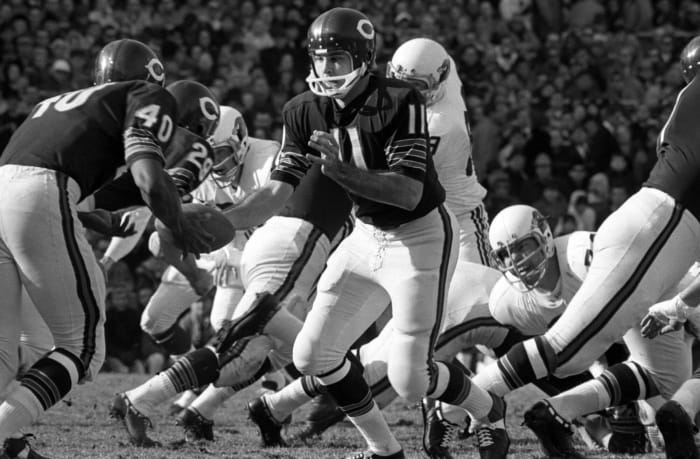 1964: Patriots lose out in AFL-NFL bidding war