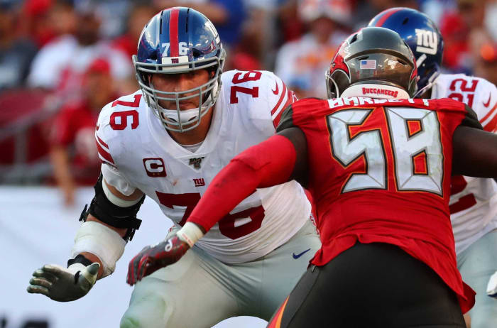Jugadores famosos de la NFL que podrían ser cancelados después del campamento de entrenamiento 19 Nate Solder, OT, Gigantes