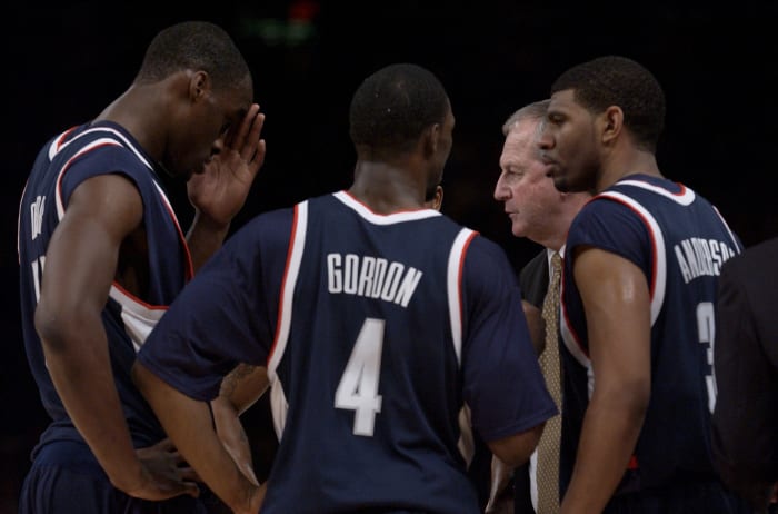 UConn Huskies, 2004