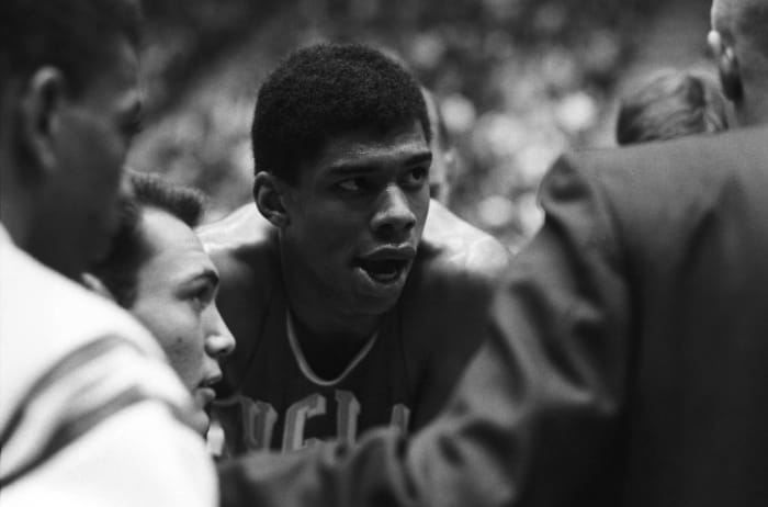 Lew Alcindor dominates in high school