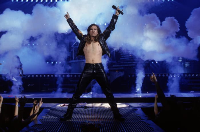 Chris "Izzy" Cole ('Rock Star')