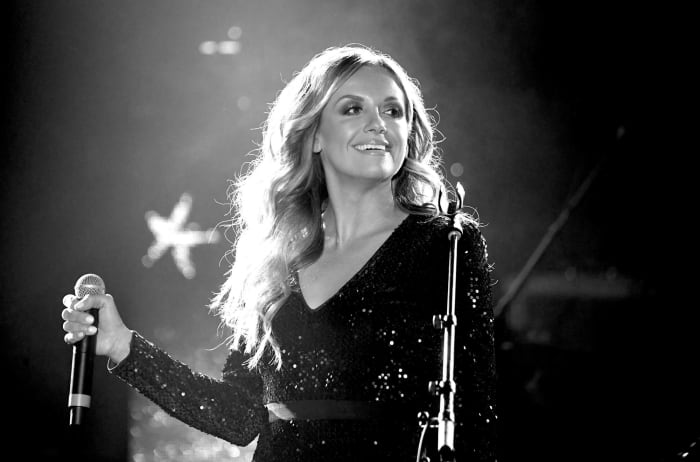 Female Video of the Year: Dark horse