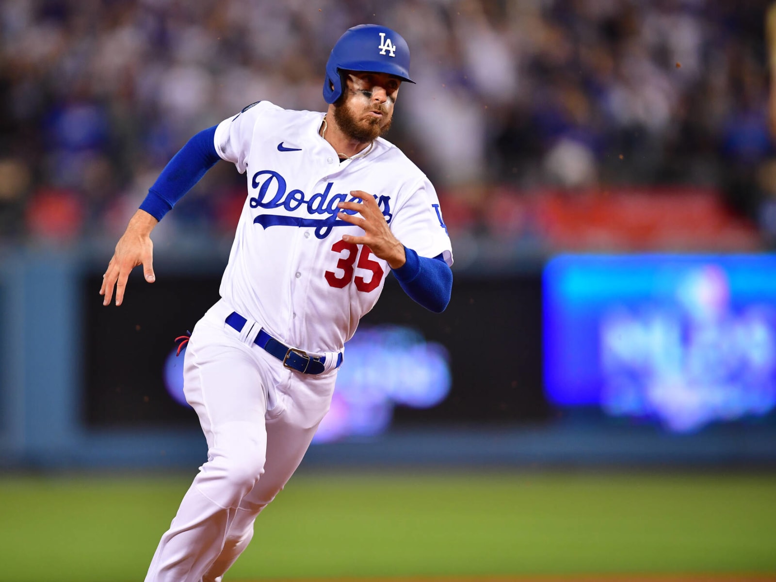 Former NL MVP Cody Bellinger signs with Cubs 