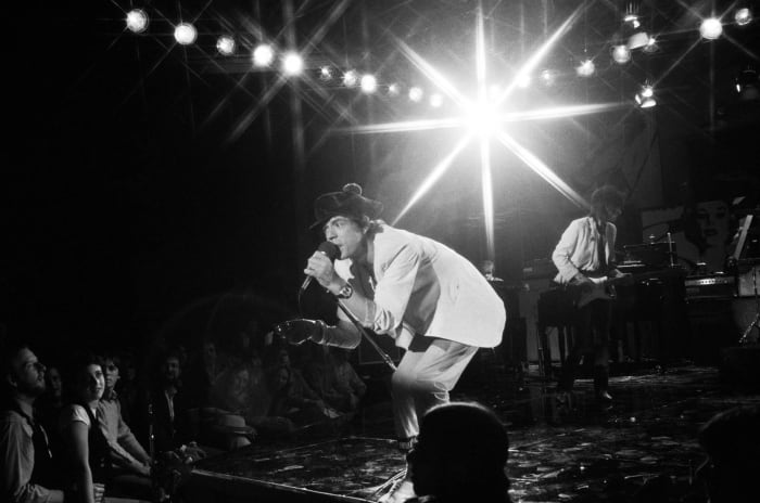 "Doo Doo Doo Doo Doo (Hearbreaker)" (1973)