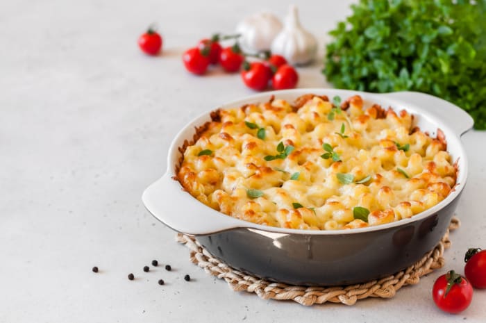 Barbecue chicken mac and cheese