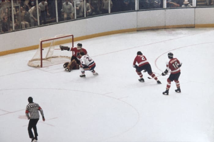 1980: Game 6 -- New York Islanders 5, Philadelphia 4 (OT)