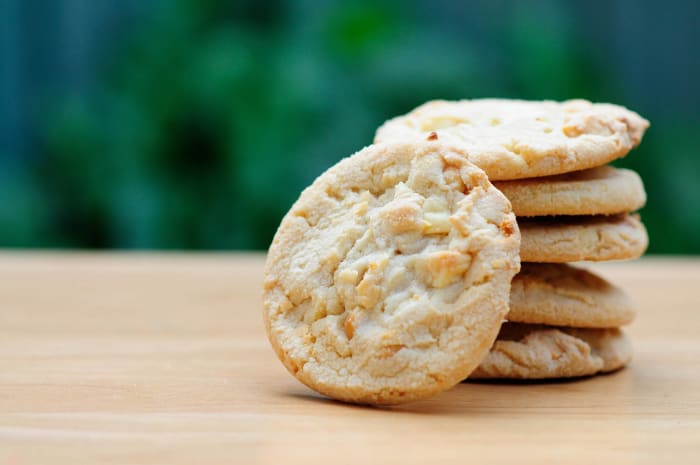 Biscotti al cioccolato bianco e noci di Macadamia