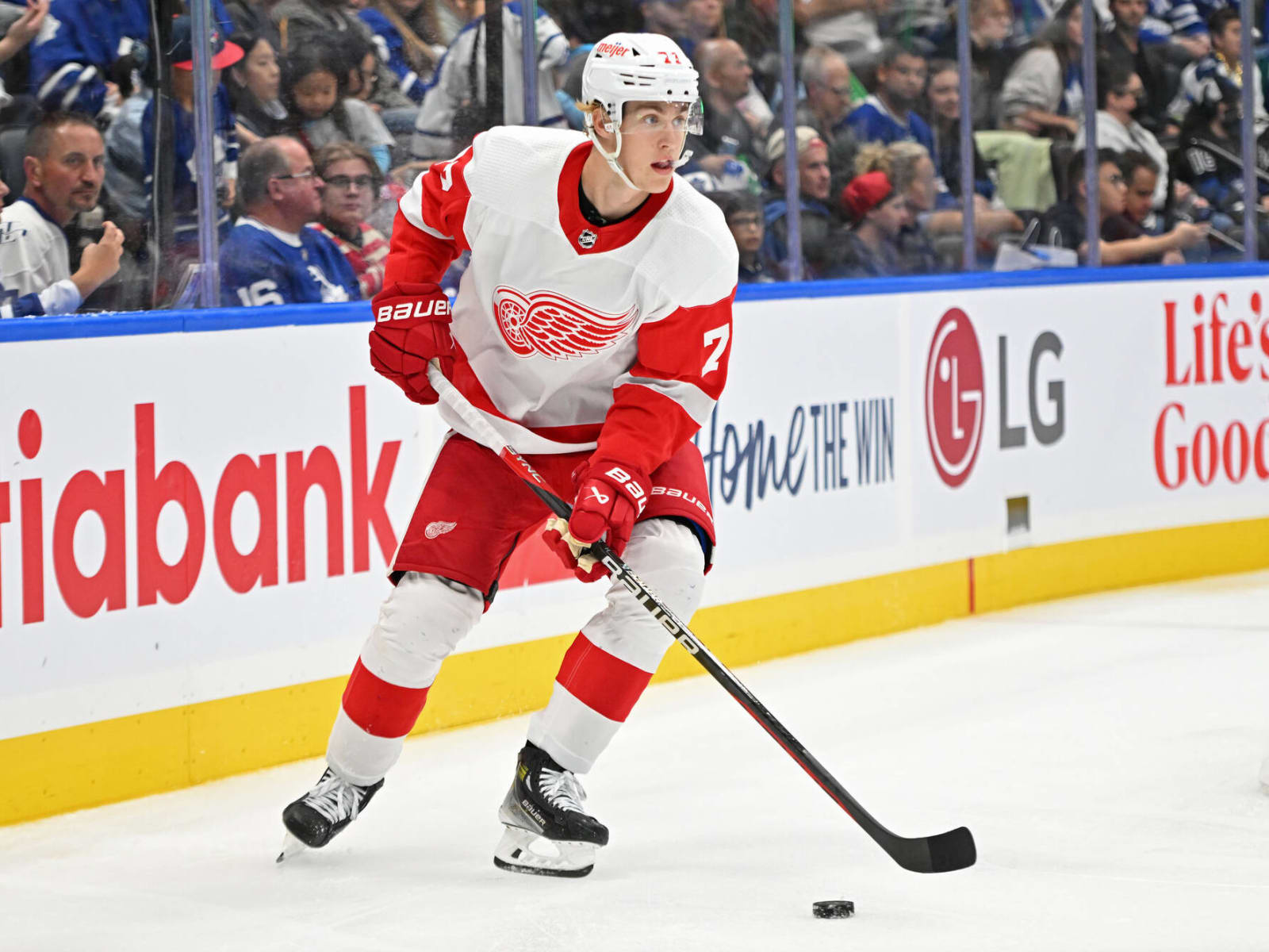 Edvinsson off to strong start with Griffins