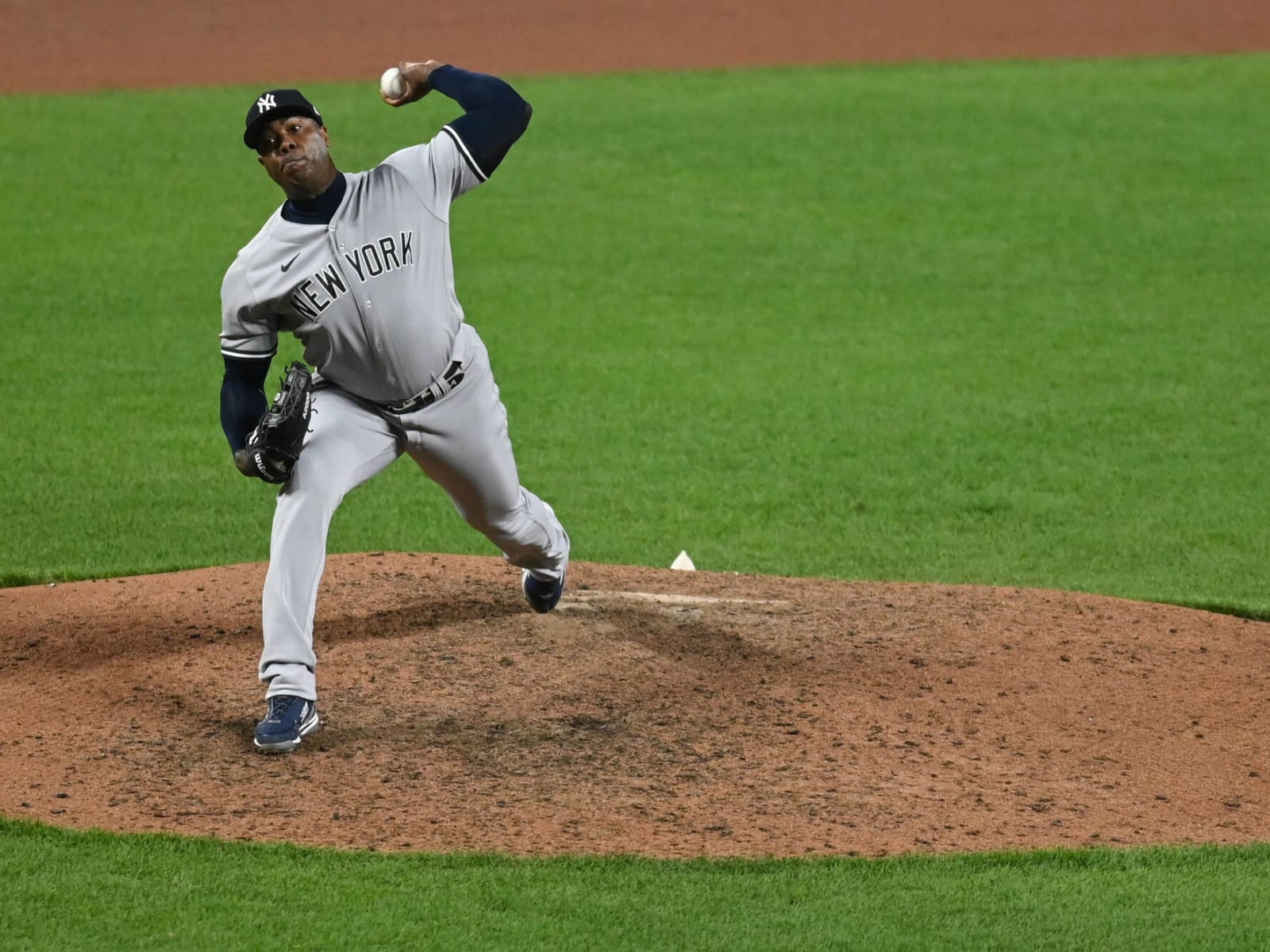 Aroldis Chapman: Yankees closer has injury amid struggles